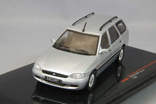 Ixo Model Ford Escort Turnier 96 Silver CLC396N 1/43