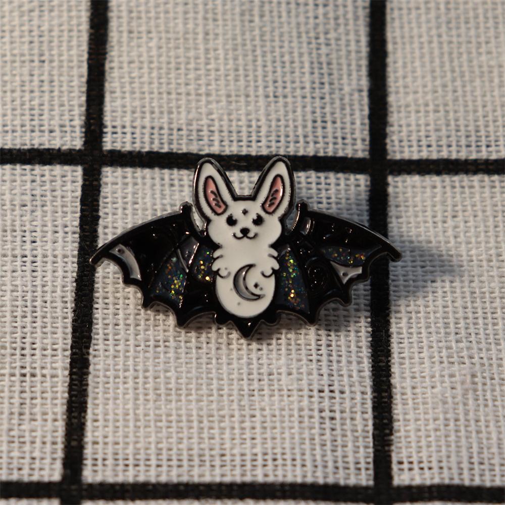 Anime cartoon cute bat fashion enamel brooch brooch backpack collar brooch jewelry белый
