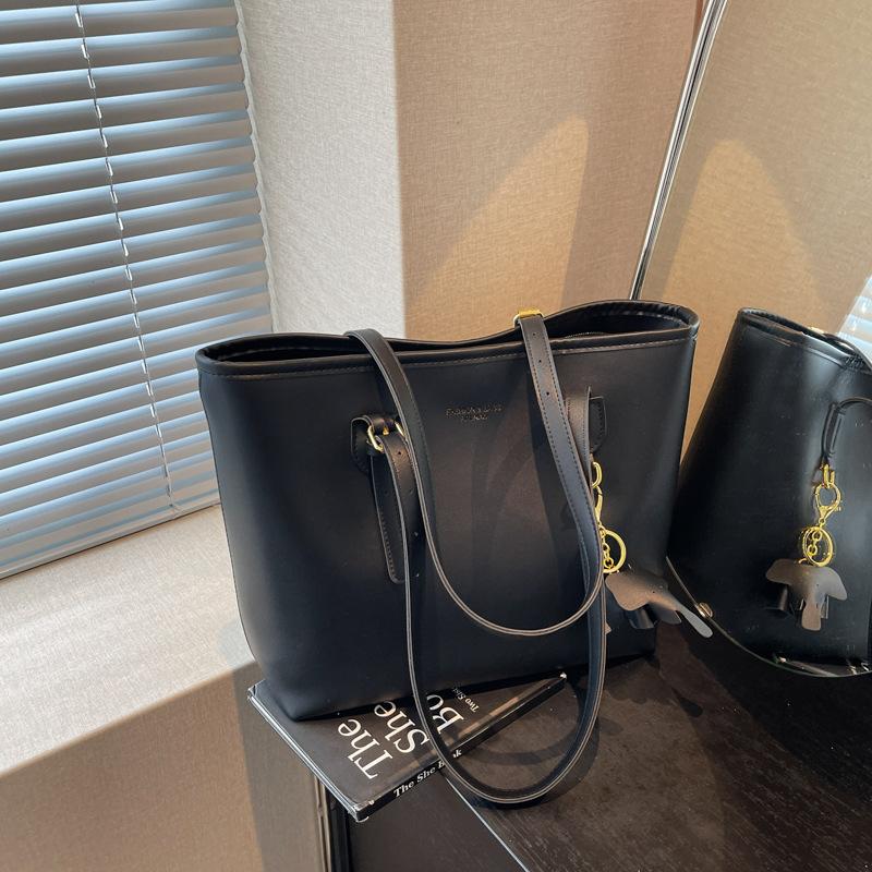 Large Capacity Bag Women's New High-end College Student Shoulder Bag Women's Portable Commuter Tote Bag