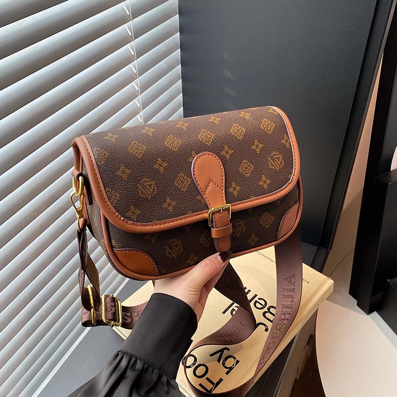Retro printed underarm bag women's new women's bag commuting trendy and versatile going out single shoulder oblique span bag small square bag