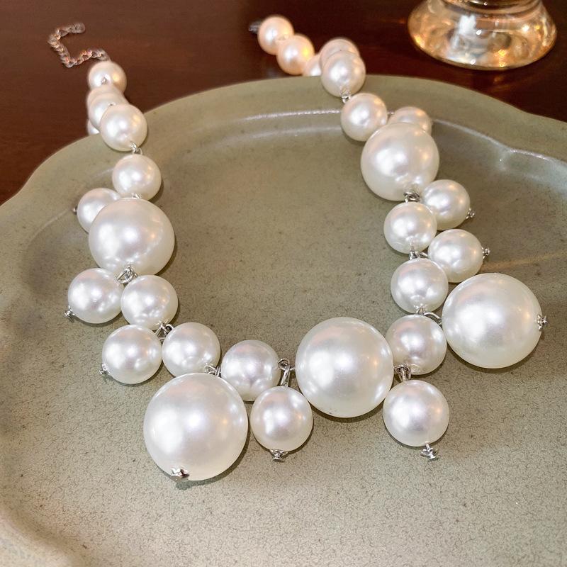 French temperament exaggerated pearl necklace women's light luxury design dress collarbone chain versatile accessories