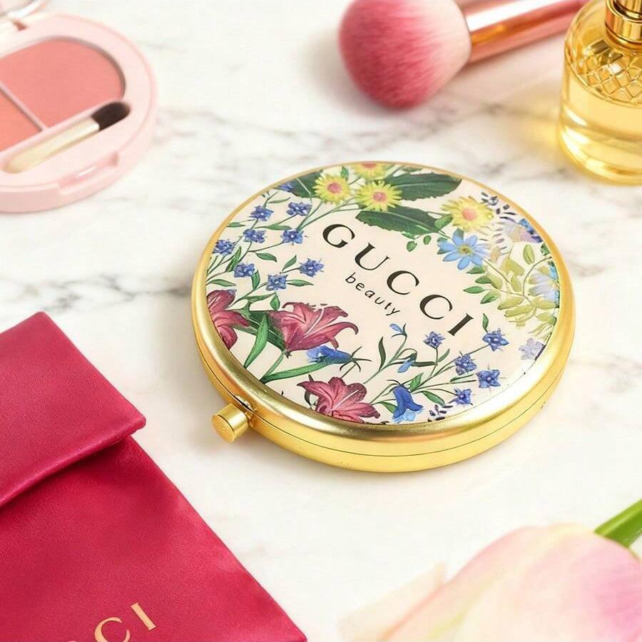 Gucci Krásné květinové kapesní zrcátko s růžovým saténovým pouzdrem