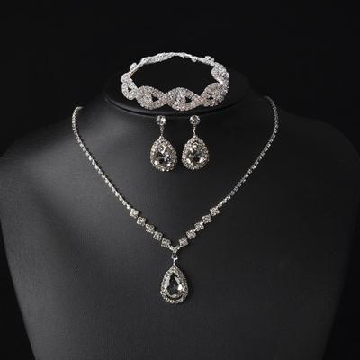 Simple Style, Full of Diamond Bridal Jewelry Set, Bridal Metal Silver-plated Temperament Earrings, Necklace, Bracelet Three-piece Set
