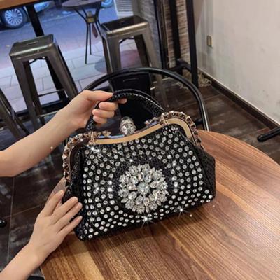 Vysoce kvalitní taška přes rameno Dámské léto 2024 Nová výbušná textura Niche Messenger Bag Velkokapacitní kabelka s diamanty
