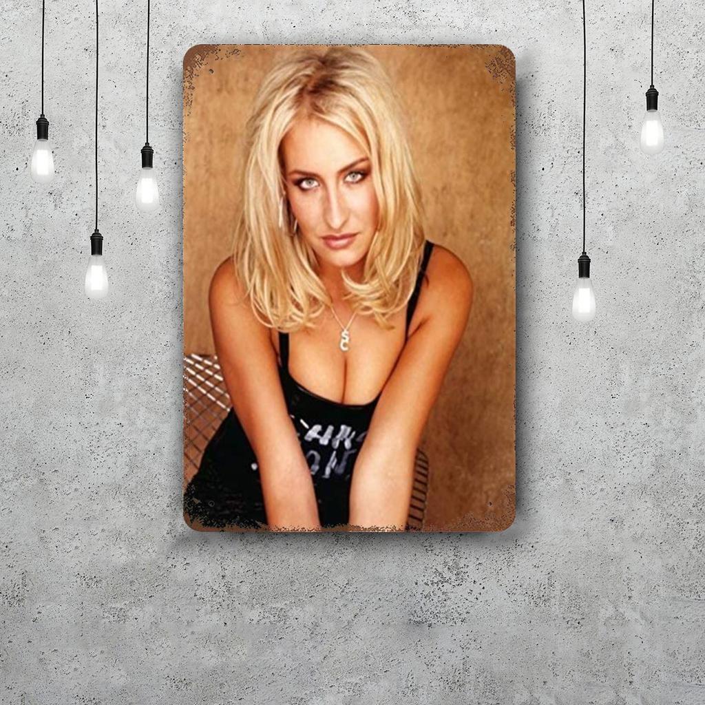 sarah connor Vintage Tin Sign Home Decor Wall Decor Art Wall Mural Room Decoration Decor Retro Metal Sign Plate Bar Posters