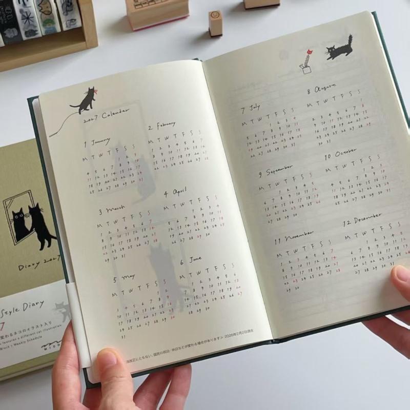 2027 Daily Weekly Agenda Book Adorable Cat Dog Illustration Hard Shell Japanese Planner for Girls Gift