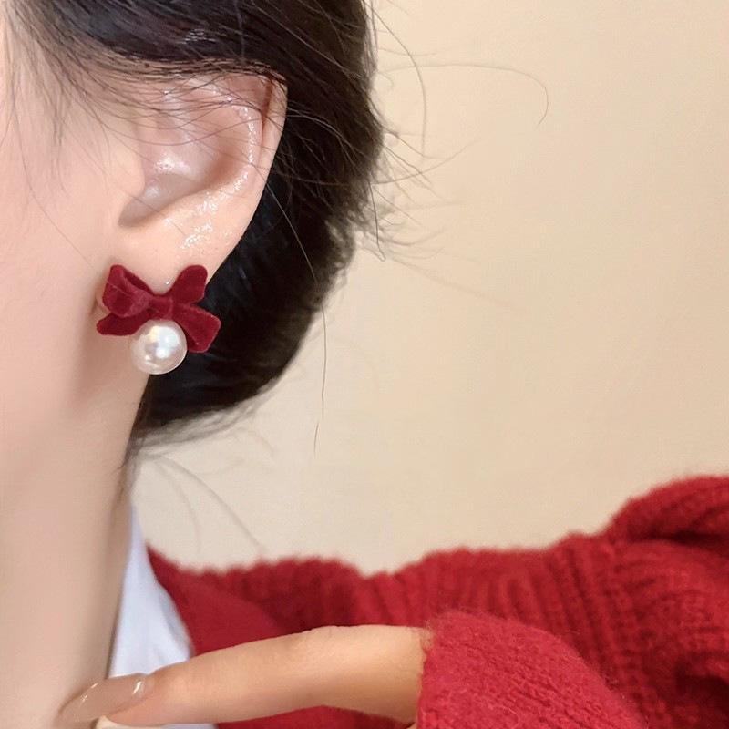 Elegant Retro Red Bow & Pearl No-Piercing Ear Clips