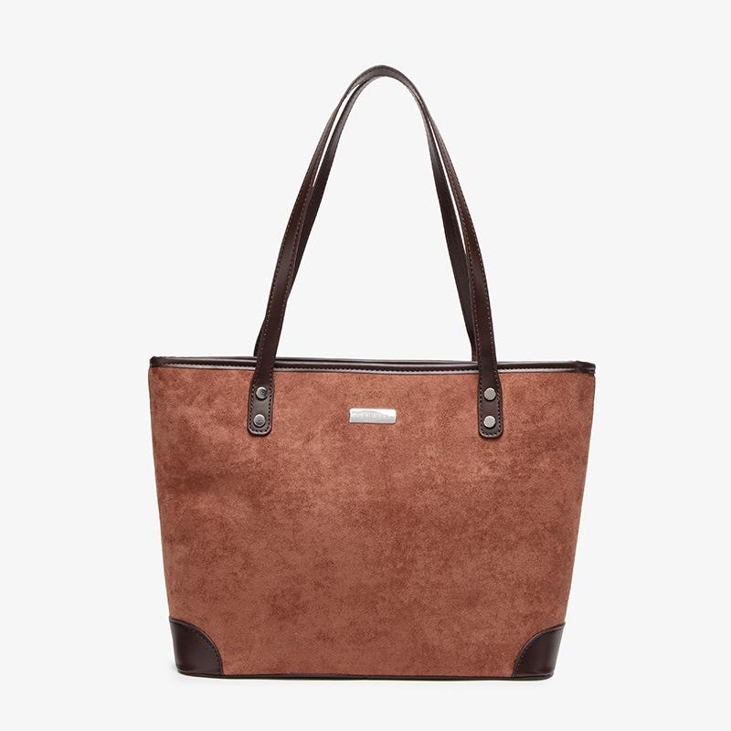 Fashion and leisure large-capacity tote bag women's new large bag texture matte niche commuter shoulder bag