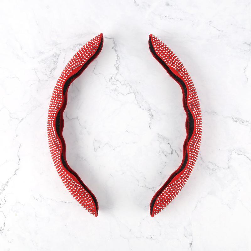 Light and light diamond car steering wheel card cover four seasons universal non -slip and folding resistance Hengwen BMW car handle