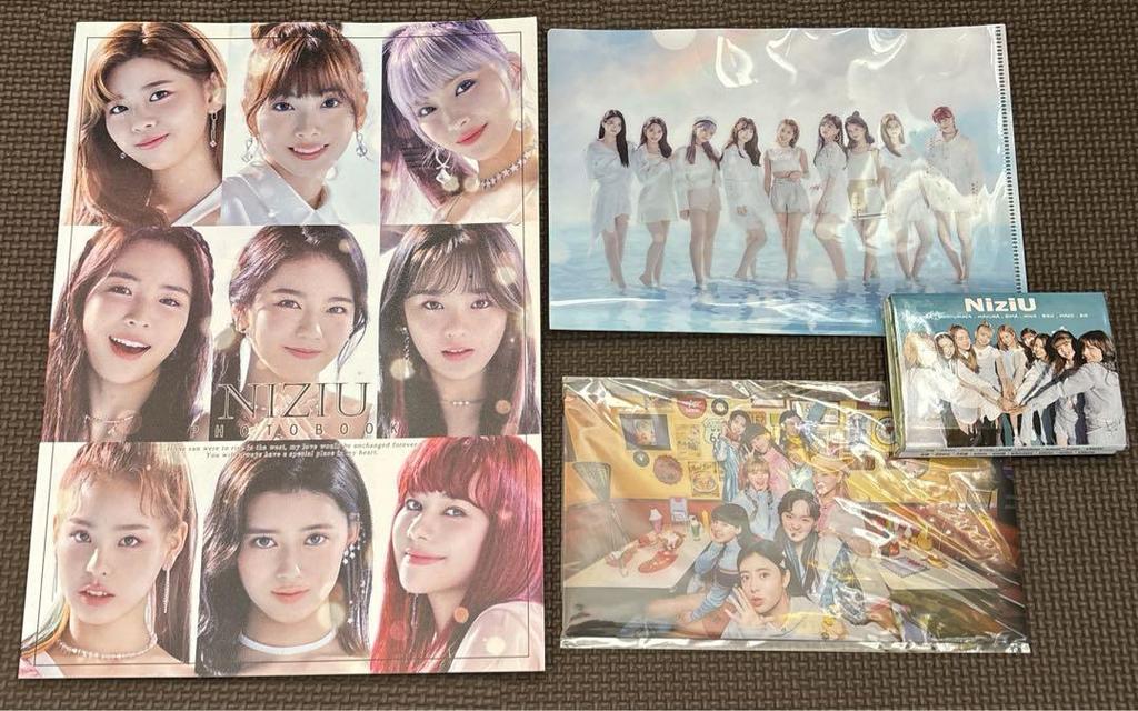 [USED] NiziU