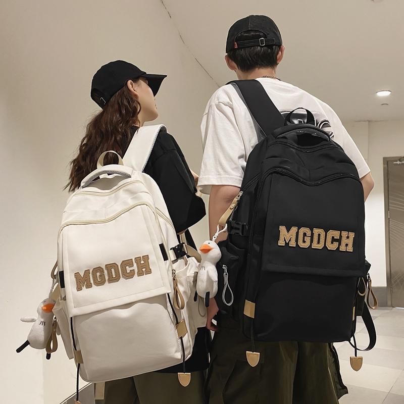 Rucsac cu scrisori pentru femeie