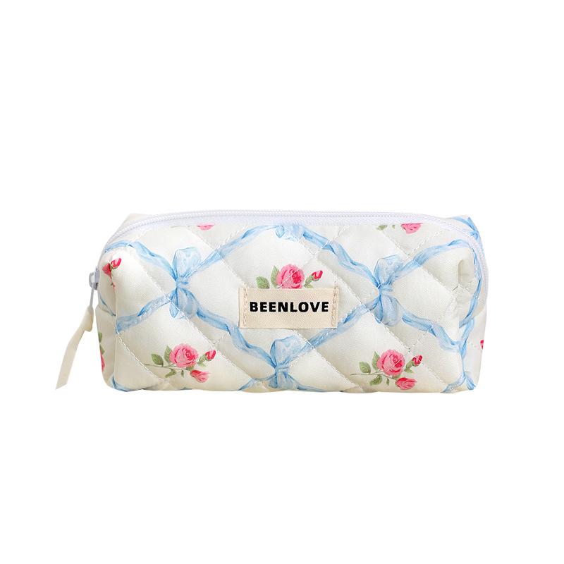 Runhui Quilted Butterfly & Bow Makeup Bag - High-Capacity and Stylish