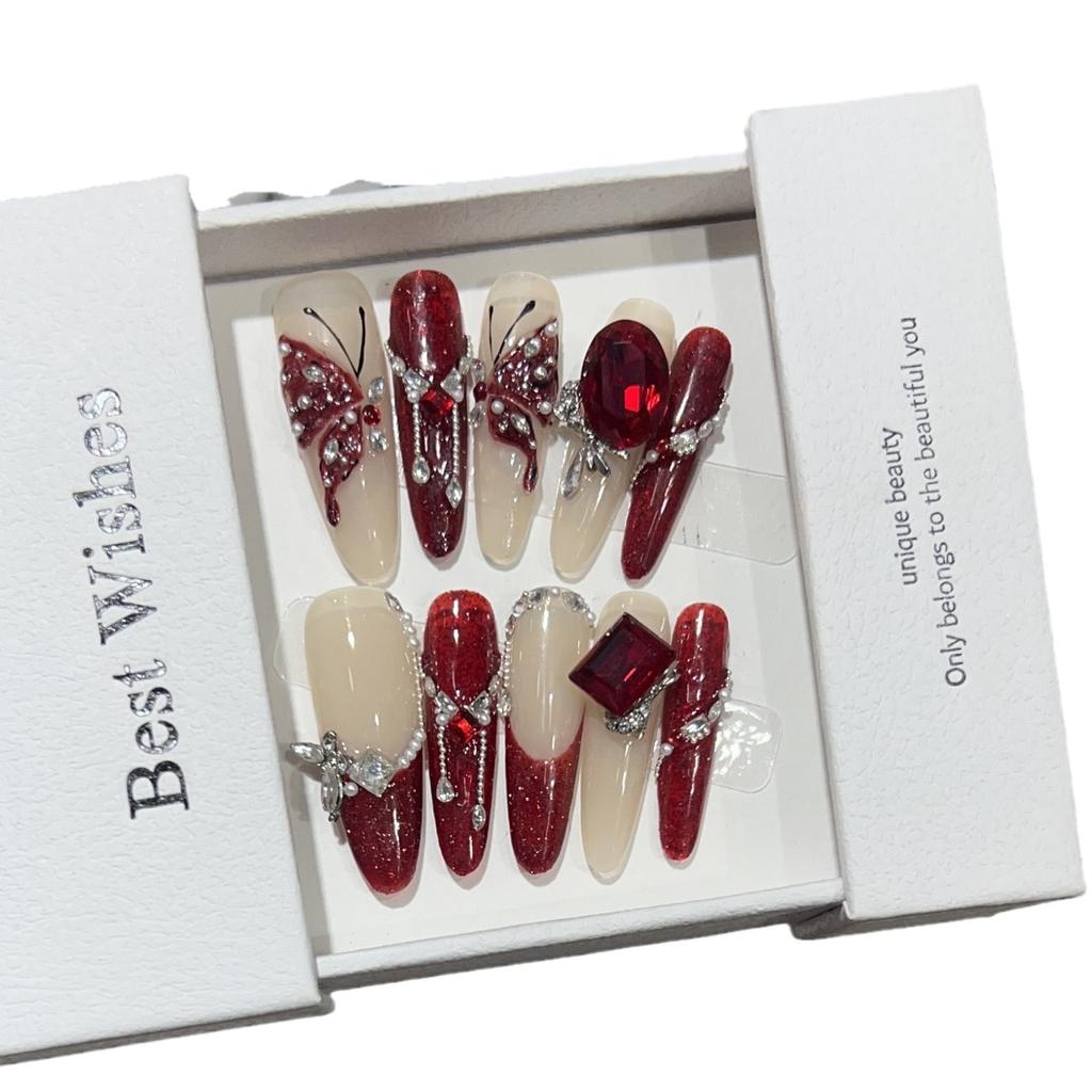 Čistá ručně nošená zbroj Špičková atmosféra Nahá barva Novoroční vínově červená manikúra Hotový výrobek Odnímatelné nehty