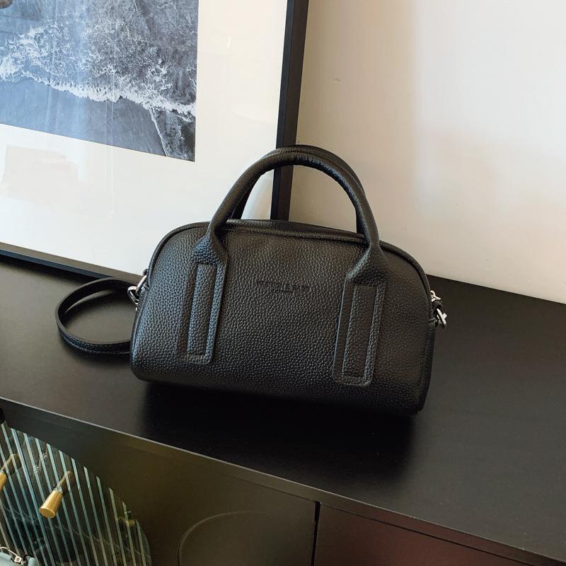Summer small bag women 2025 new versatile shoulder messenger bag popular portable pillow bag this year