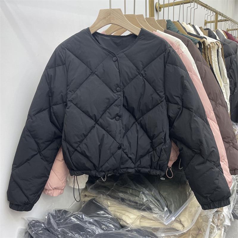 Dámská zimní podzimní bunda kabát s kulatým výstřihem z prachového peří bílé kachny volná krátká jednobarevná kosočtvercová prošívaná bunda z prachového peří