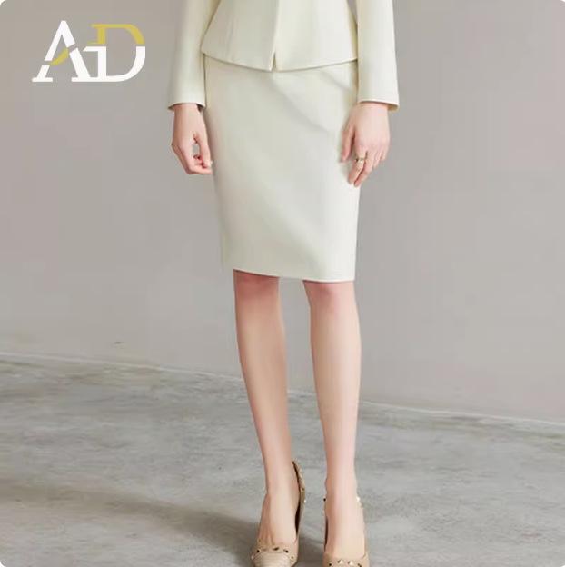 

Комплект женского приталенного костюма без воротника Off-White - Однобортный, весенне-осенний, деловой Extra Large (XL)