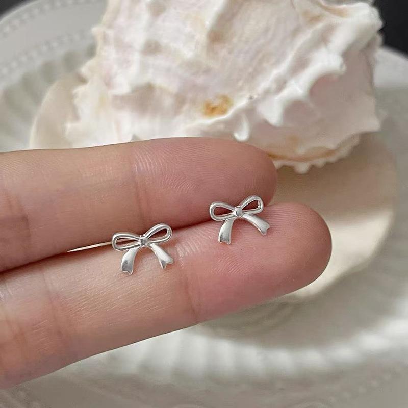 Raising Ear Holes, Small Stud Earrings for Women, Simple, Sweet, Small and Fresh Earrings, Niche Design, Versatile Earrings