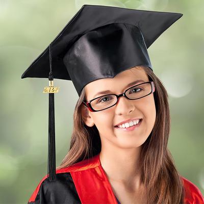 Třásně na maturitní čepici 2025, Dekorace na maturitní čepici se zlatým přívěskem pro akademické obřady a Party dekorace