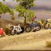 HO gauge 20 bicycle models and 4 parking racks bicycle railway model layout diorama supplies C8702 1/87