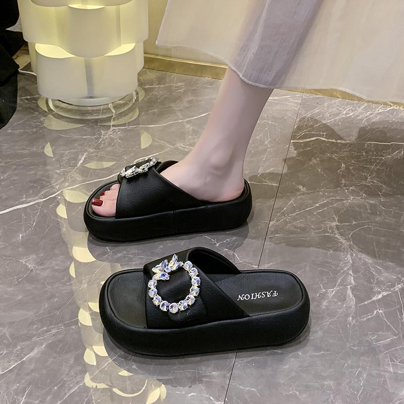 Fashion Platform Rhinestone Fashion Slippers Women 2025 Summer New Non-slip Soft Sole Versatile Beach Sandals