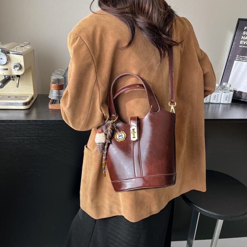 Bags Women's 2025 New Autumn and Winter Models, High-end Retro Large-capacity Commuting To Work, Shoulder Crossbody Bucket Bag