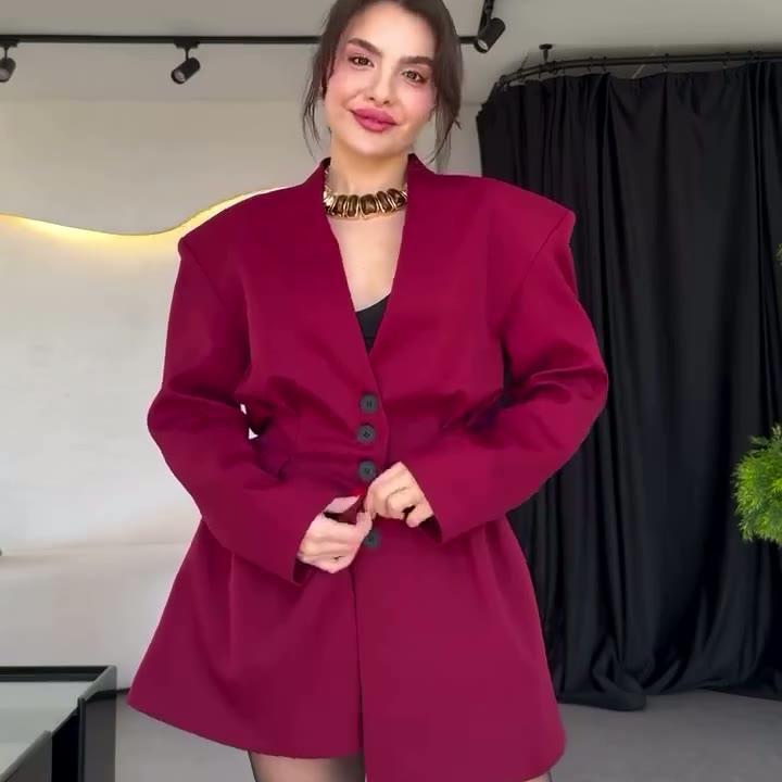 Autumn 2025 V-Neck Buttoned Waist-Cinching Long Coat & Hip-Hugging Skirt Set for Women