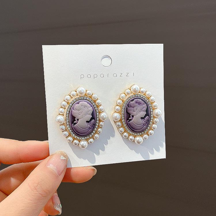 Elegant French Retro Floral Pearl Earrings - Geometric, Versatile, High-End Design for Women