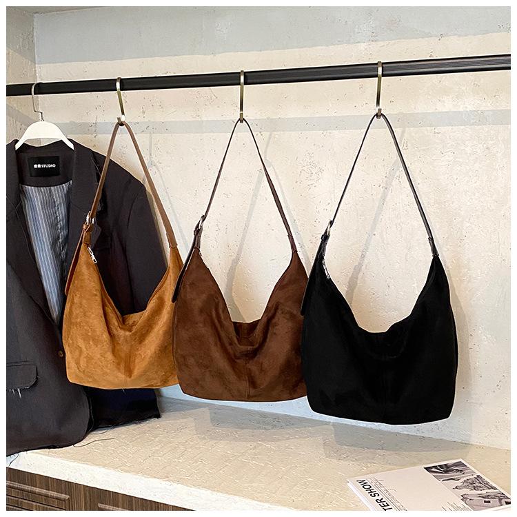 This year's popular bag women's large-capacity 2025 new autumn and winter versatile retro shoulder bag textured commuter tote bag