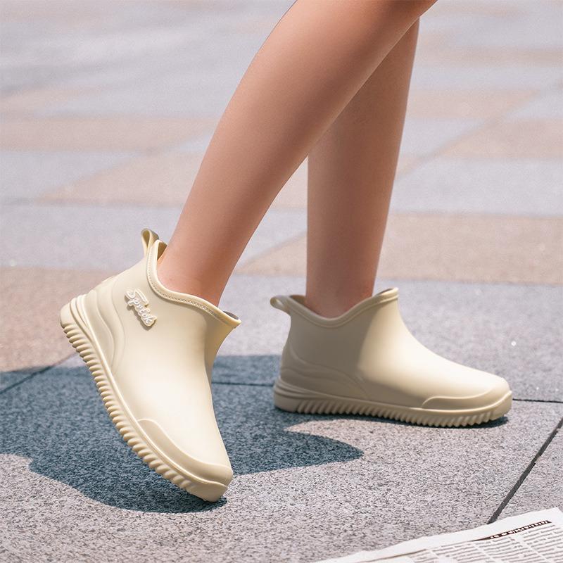 Fashion Short Tube Girls Rain Shoes Low Top Waterproof Shoes Kitchen Low Tube Rubber Shoes Car Wash Water Boots Plus Cotton Wool Rain Boots