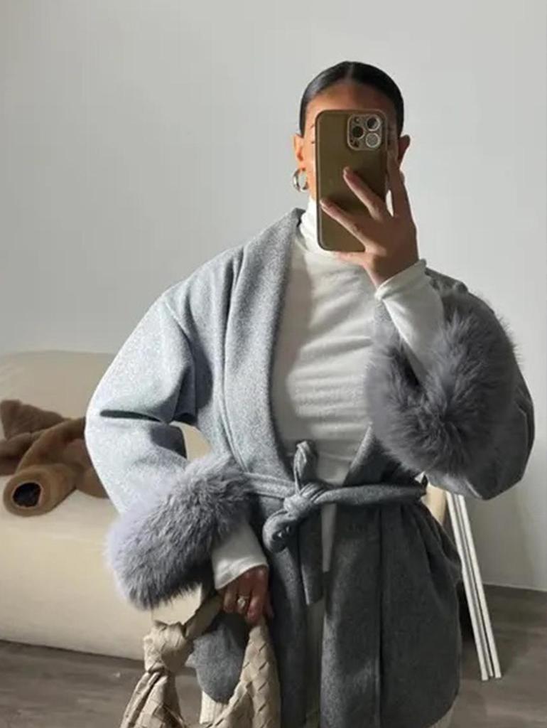 2025 A/W Women's French Tweed Short Coat with Fur Cuffs, V-neck, and Tie-waist - Solid Color.