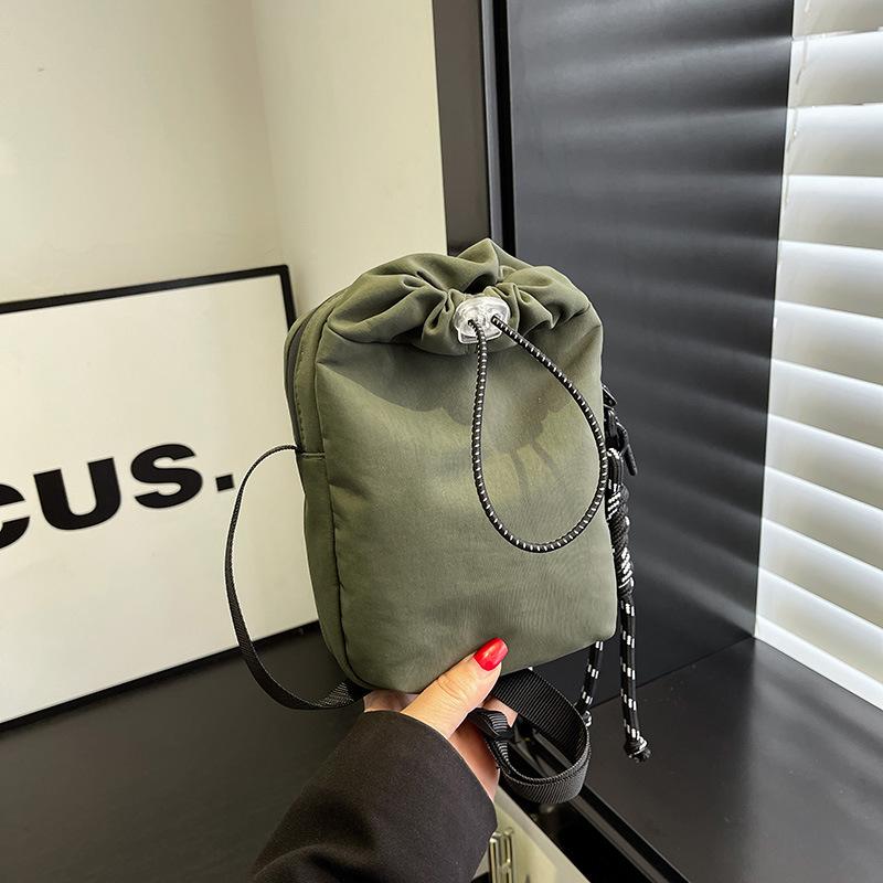 

Multifunctional Going Out Portable Messenger Mobile Phone Water Cup Integrated Bag Kettle Bag Sports Fitness Water Cup Bag Storage Small Bag зелений