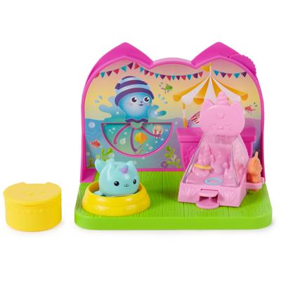 Spin Master Gabby's Dollhouse Kitty Narwhal Carnival Room with Toy Figures, Surprise Toy and Dollhouse Furniture, Kids Toy for Girls & Boys, Ages 3+