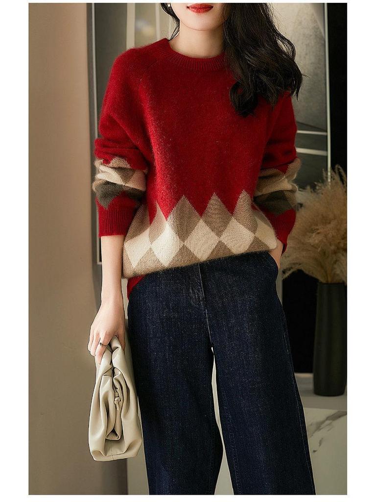 2026 Autumn/Winter Stylish European Raccoon Fur Red Loose Round Neck Pullover Sweater for Women