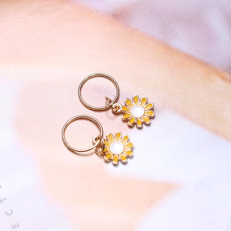 DIY Jewelry Accessories: Oil Drip Alloy Curved Daisy Chrysanthemum Headdress with Dirty Braids Hair Pendant