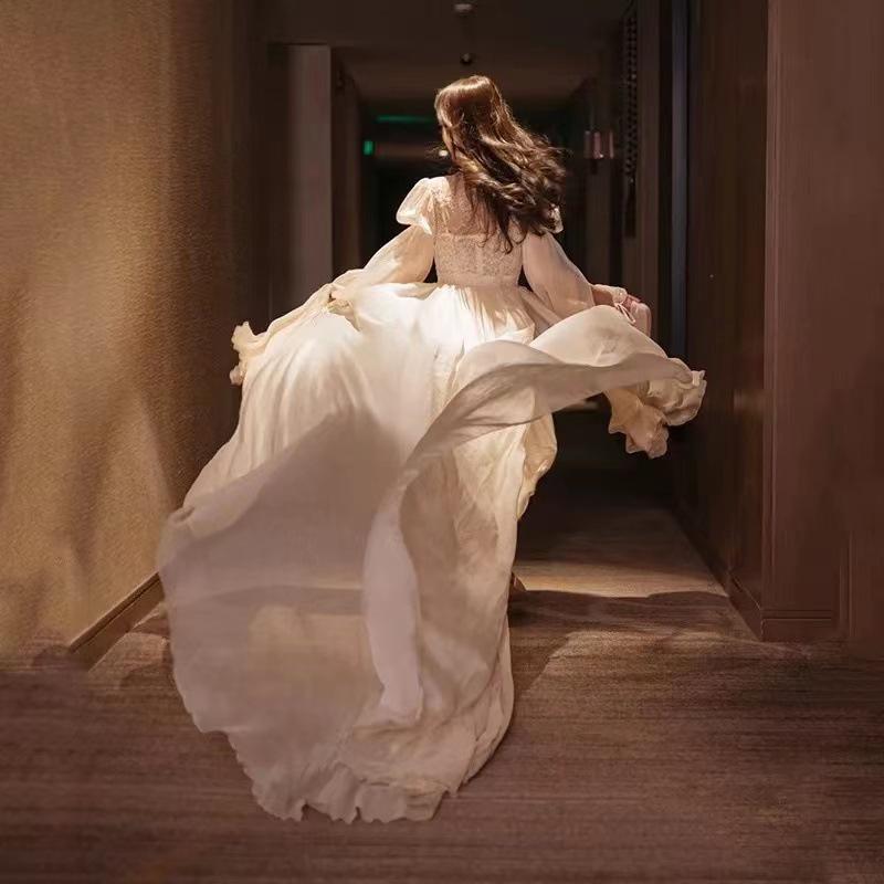 Robe d'été chic beige en mousseline 2025: Style de robe de chambre du matin, parfait pour les vacances ou les photos de mariage (F912)