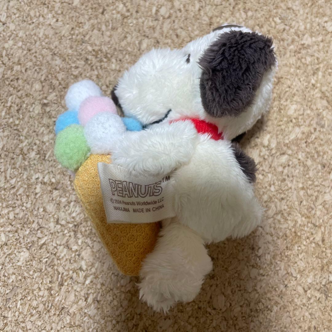 Plaza Limited Snoopy Petit Fluffy Ice Cream Mascot Key Chain Included
