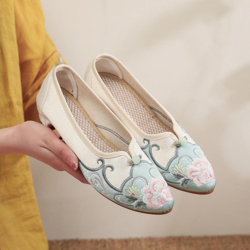 2024 Spring Chinese Style Embroidered Cheongsam Dance Shoes for Women