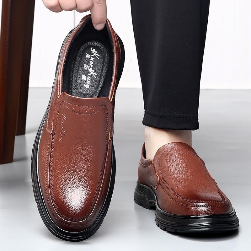 The first layer of cowhide men's shoes autumn new men's fashion trend business dress daily comfortable casual leather shoes
