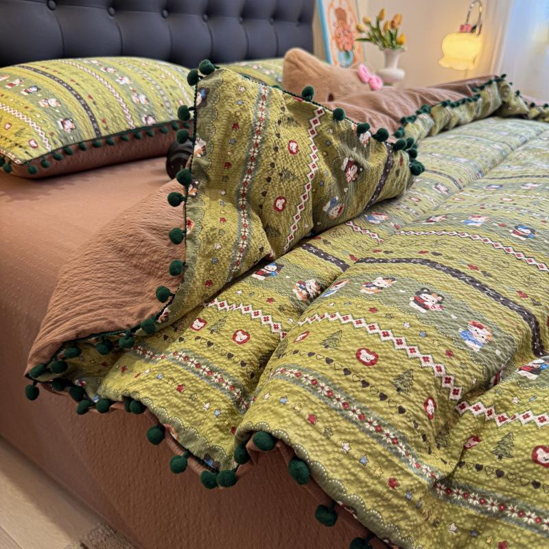 High-Value Cute Pom-Pom Bed Cover Set - Double-Layer Gauze Duvet & Sheets for Single Dormitory, 3-Piece Set
