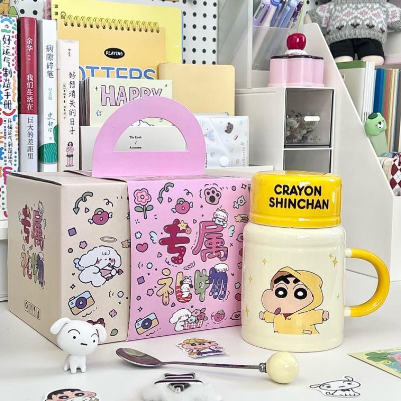 Prezenty urodzinowe dla dziewczynek, kredki, małe nowe czajniki o dużej pojemności, pamiątki dla przyjaciółek, urocze ceramiczne kubki, pudełka prezentowe.