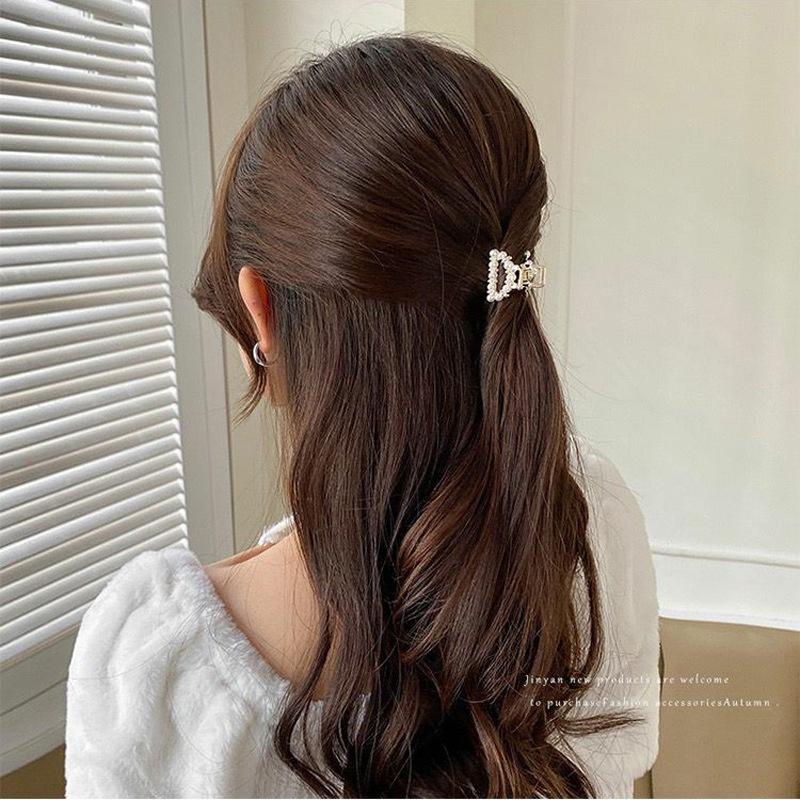 Mini Pearl Hair Claw For Women Girls Retro Flower Crab Claw Clip Small Hairpins Hair Crab Girl Hair Accessories