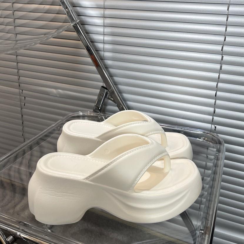 New summer thick-soled thick-heeled slippers, women's summer thick-soled seaside cool slippers
