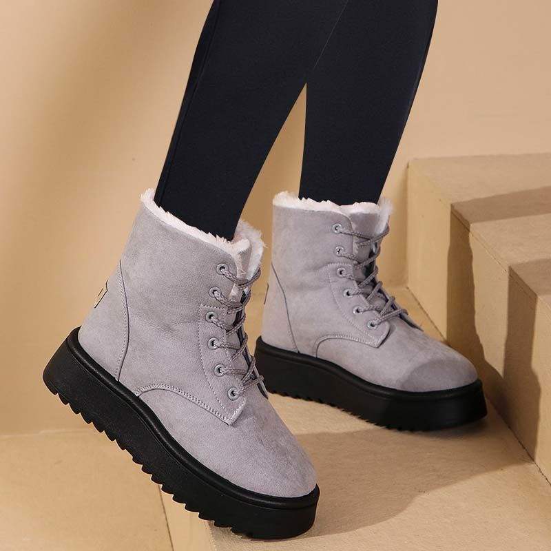 New large-size snow boots in autumn and winter, piled and thickened waterproof women's cotton shoes, women's mother shoes, thick-soled warm large-size