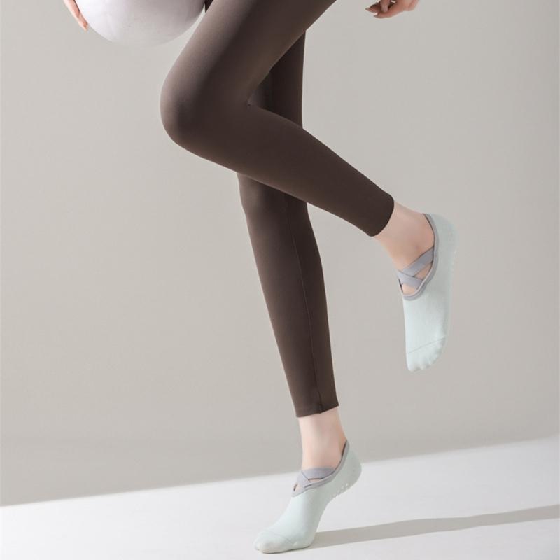 1 Pair Women Nonslip Grip and Straps Bandage Cotton Yoga Socks Low Cut Socks for Pilates Barre Ballet Barefoot Workout