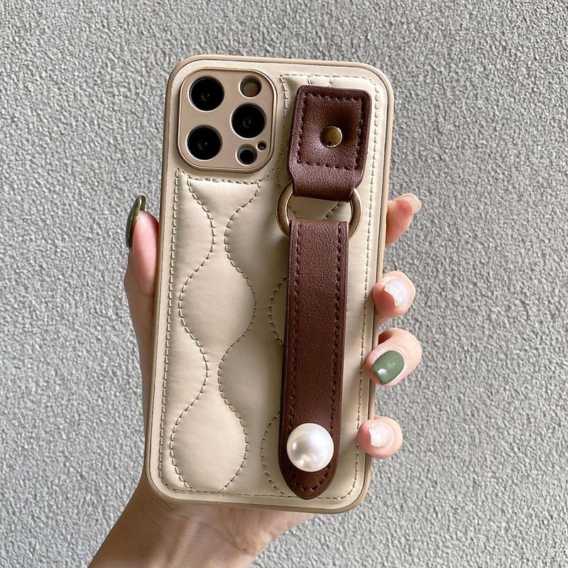 Fashion Leather Pearl Wrist Strap Stand Case For iPhone 14 13 12 11 15 16 17 Pro Max 14 Plus Water Ripple Wristband Cover
