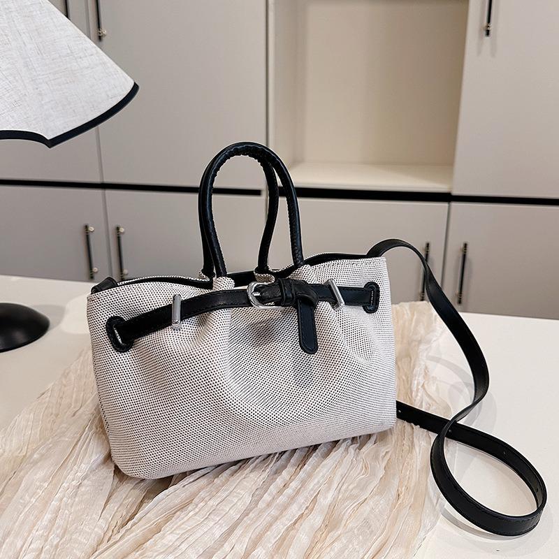 

Niche bag women s large-capacity new summer fashion messenger bag portable pleated tote bag чорний