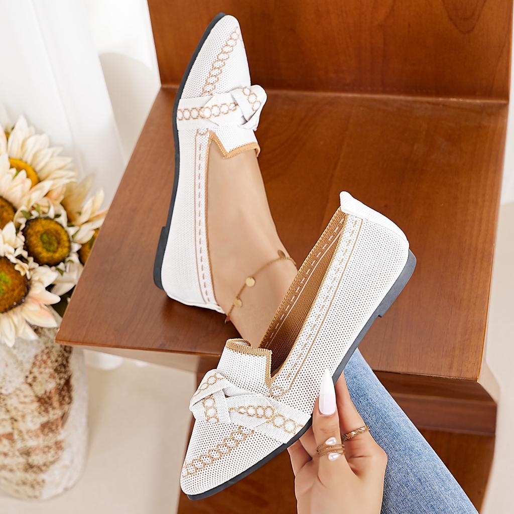 Fashion 2025 New Women Flats Comfortable Solid Color Shoes Women Knitted Breathable Loafers Casual Pointed Toe Walking Sneakers Women