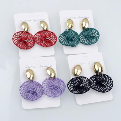 Retro Twist Weaving Hollow Mesh Dangle Earrings for Women Golden Metal Beans Shape Drop Earrings Geometry Round Color Jewelry