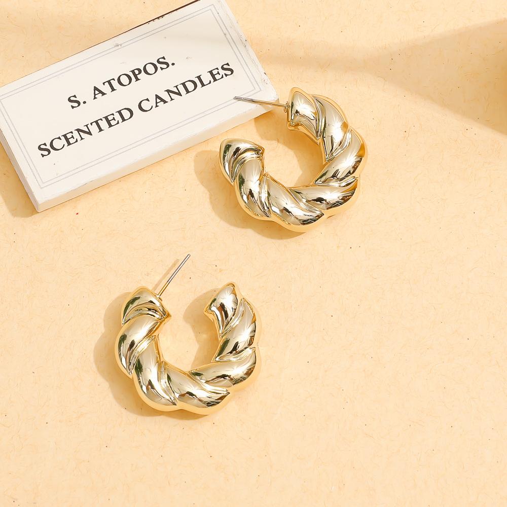 European and American Acrylic Gold-plated Stud Earrings Jewelry Personalized Fashion High Sense Gold Creative Circle Set