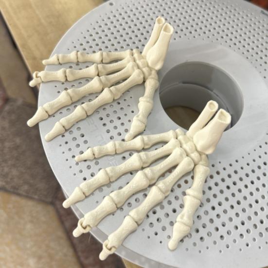 Halloween Skjeletthånd 3D-printet Plast Menneskehånd Beinmodell Skumle Halloween Triks Rekvisitter for Borddekking Festartikler Spøkelseshus Hjemmedekor